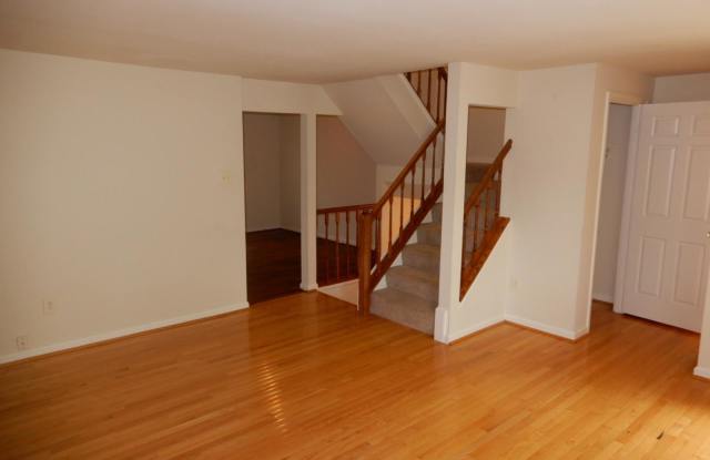 6535 COACHLEIGH WAY Gallery 2