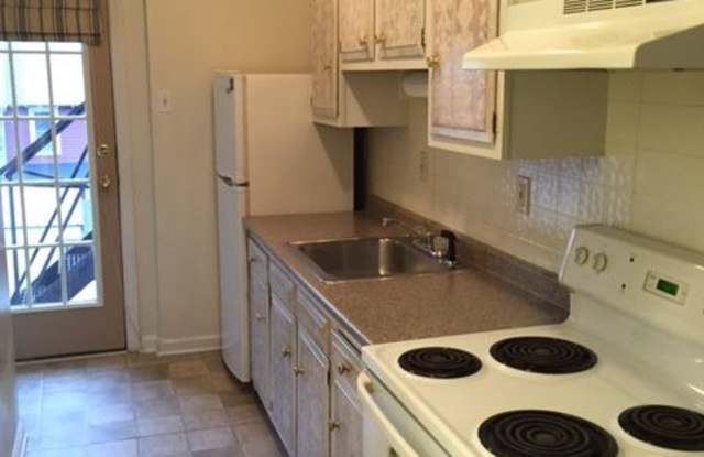 87 Milton Ave - 87 Milton Avenue, Ballston Spa, NY 12020