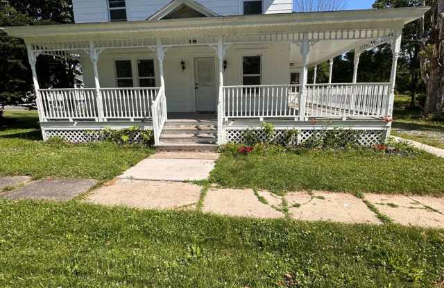 5 Bedroom/1 bath Single family house photos photos