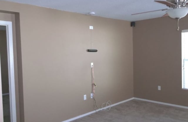 1745 Strathmore Circle Gallery 3