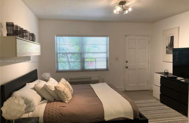 911 Meridian Ave photos photos