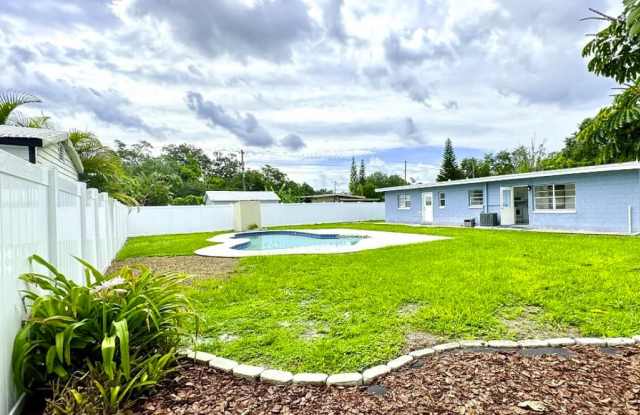 1515 Sawyerwood Avenue photos photos