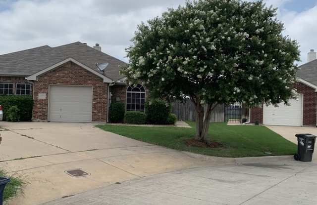 5605 Blackmon Court - 5605 Blackmon Court, Fort Worth, TX 76137