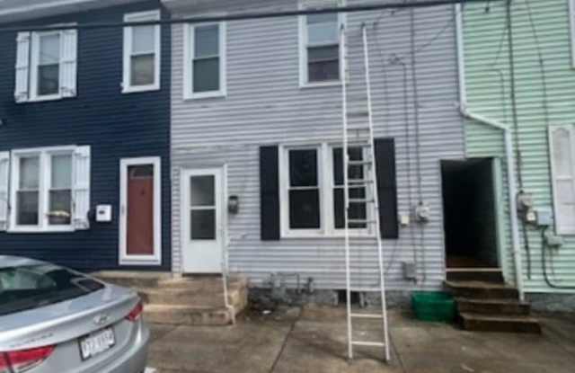 Coming soon!!! Beautiful 3 Bedroom 1 and 1/2 Bathroom photos photos