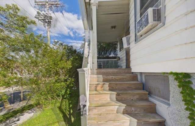 139 Fairview Ave photos photos