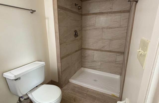 3 Bedroom 2 1/2 Bath Townhome Gallery 2