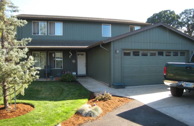 1344 Vista Ave SE - 1344 Vista Avenue Southeast, Salem, OR 97302