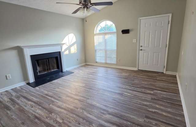 2592 Woodhill Drive Gallery 3