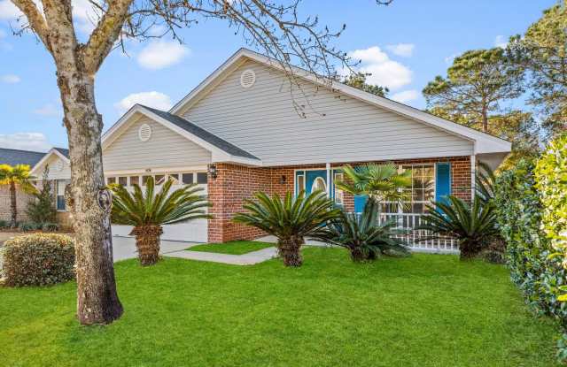 Charming home in IDEAL location!!! - 1636 Florence Avenue, Wright, FL 32547