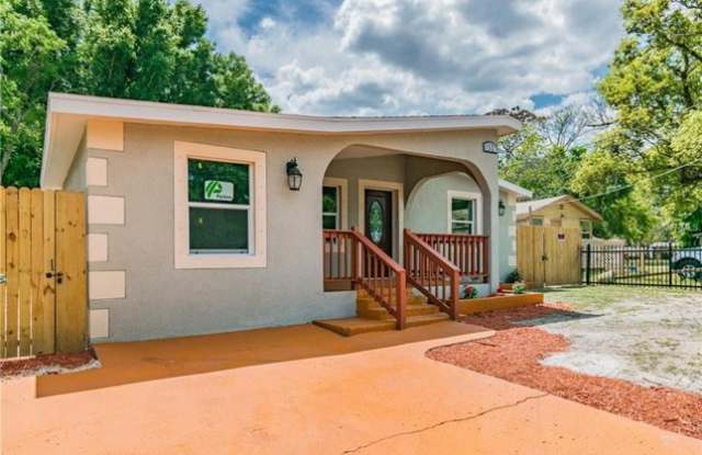 1507 East Annie Street Gallery 2