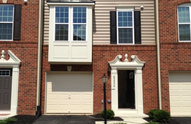 45936 GRAMMERCY TERRACE - 45936 Grammercy Ter, Oak Grove, VA 20166