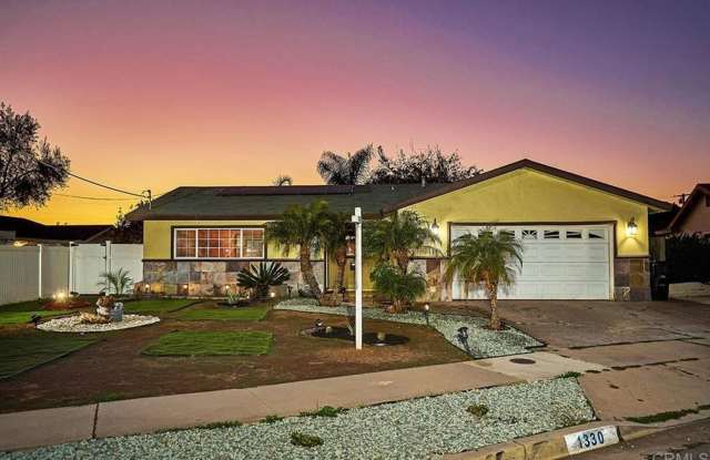 Cul-De-Sac Location, beautiful single level home 3 bed/2ba, close to all IB has to offer! SOLAR SAVINGS! photos photos