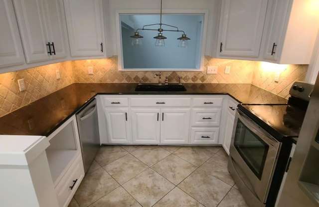 3/2.5/2 with 2 Living Areas on Crossing Creeks Country Club photos photos