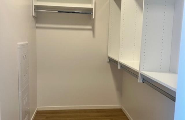 189 N Ada Gallery 2