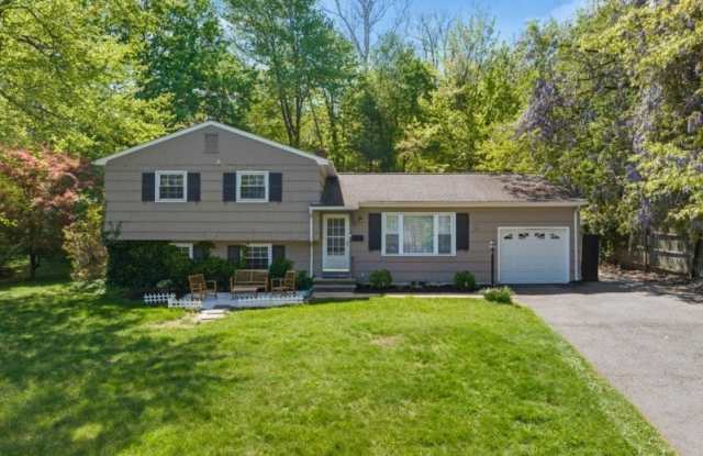 28 Ethan Dr photos photos