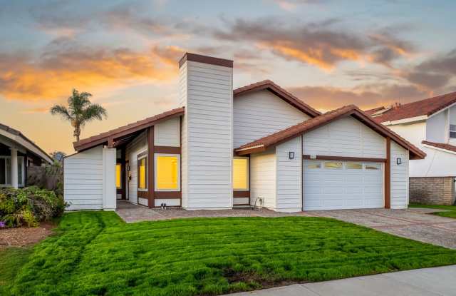 Beautifully Updated Huntington Beach 3 Bedroom / 2 Bathroom Home photos photos