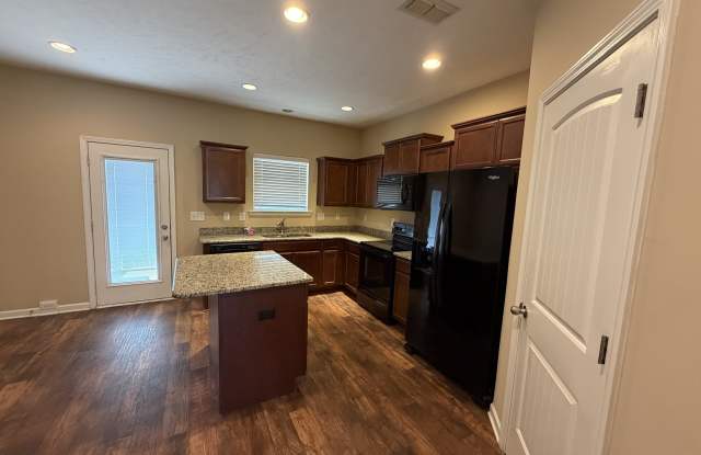 1721 Sprucedale Drive - 1 Gallery 3