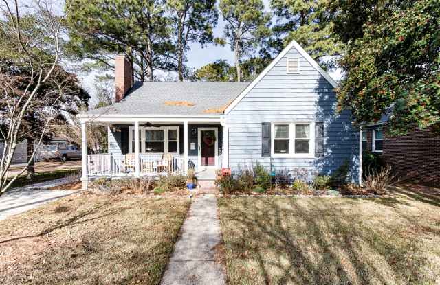 Charming 4 bedroom Cape Cod available for short-term rental in sought after Larchmont in Norfolk! photos photos
