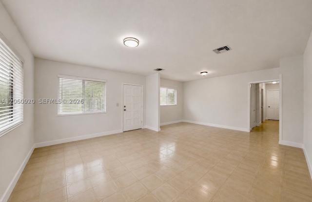 8636 NW 35th Pl Gallery 2