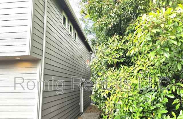 2111 E Mill Plain Blvd - A Gallery 2