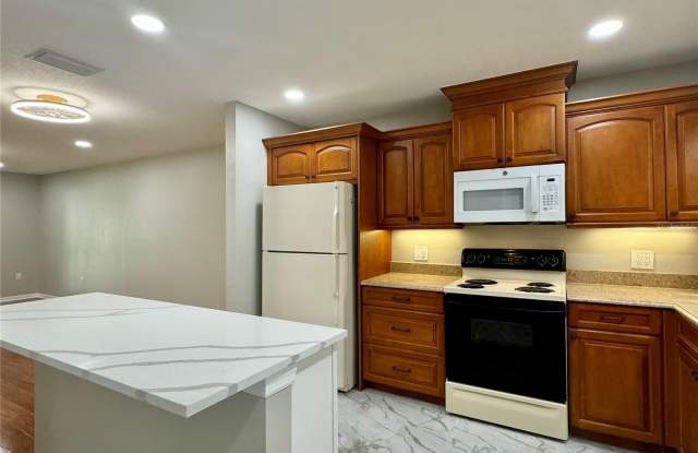 5220 WILLOW LINKS Gallery 4