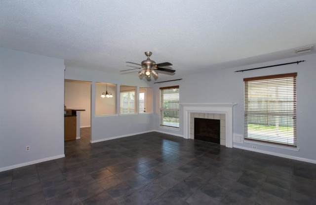 8819 Village Hills Drive Gallery 3