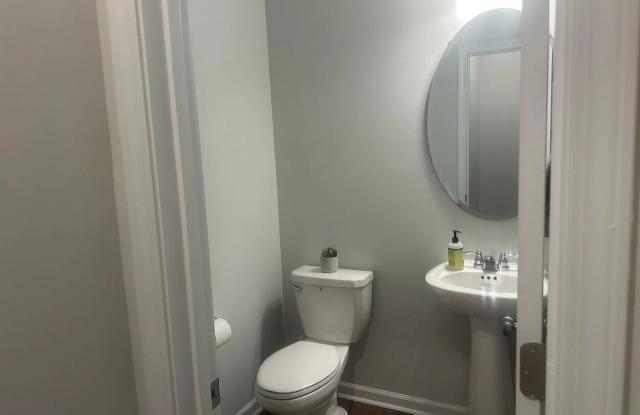 Room in 3 Bedroom Home at Invention Way photos photos