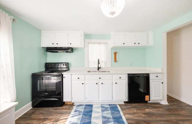 2-Bedroom Cottage in Central Savannah – Close to Hospitals, Schools & Shopping! Gallery 4