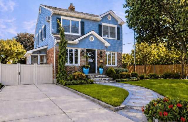 2186 McClellan St photos photos
