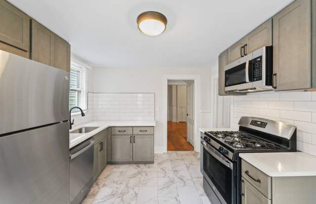 58 Lincoln Ave - 58 Lincoln Avenue, Saratoga Springs, NY 12866