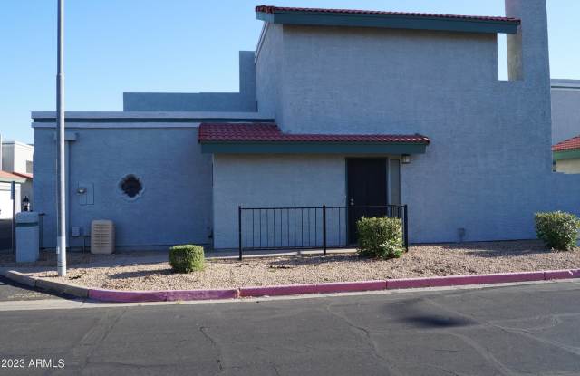 8701 N Shadow Ln photos photos