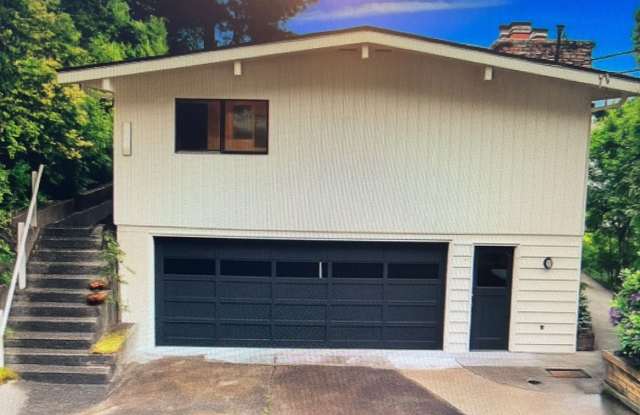 Spacious 5BR House in Seattle Gallery 3