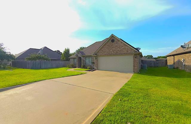 Spacious Family Home for Lease – 11864 Poydras, Tyler, TX 75703 Gallery 3