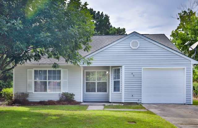 3 Bedroom, 2 Bathroom home in the City of Richmond Hill! photos photos