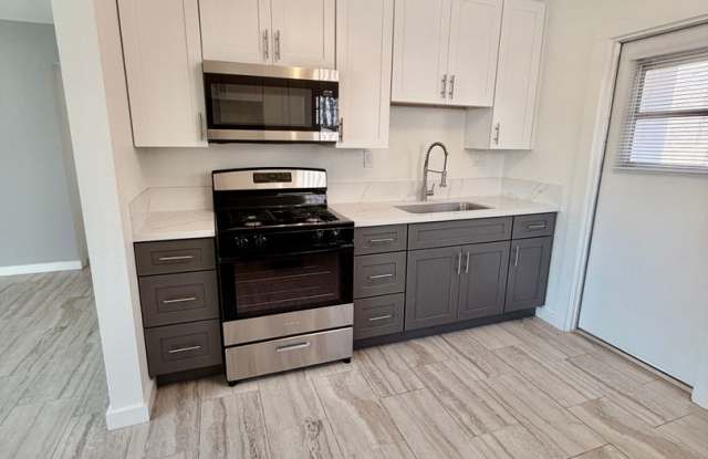 Remodeled 1 Bedroom Unit in Orange photos photos