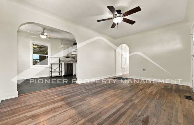 Stunning Home with Fenced Yard and Washer/Dryer Gallery 4