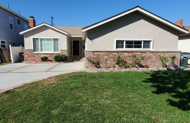 Spacious 3-Bedroom Single Family House with bonus room in Torrance- $4,400/month Gallery 3