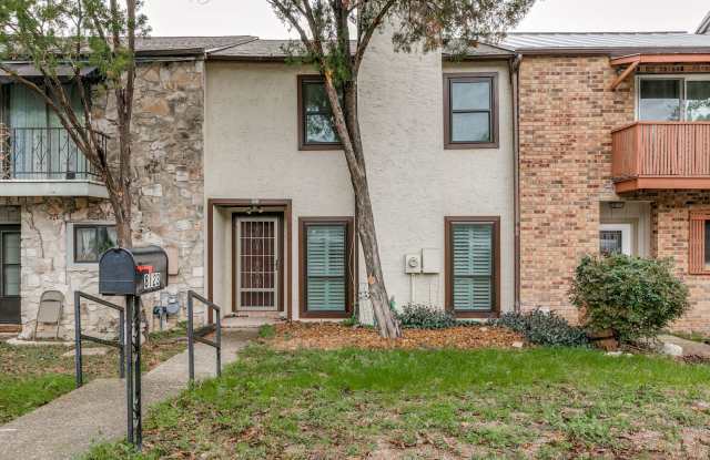 2-BEDROOM TOWNHOME IN ALAMO HEIGHTS photos photos