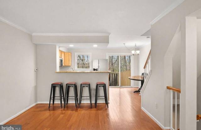 8483 LAUREL OAK Drive Gallery 4