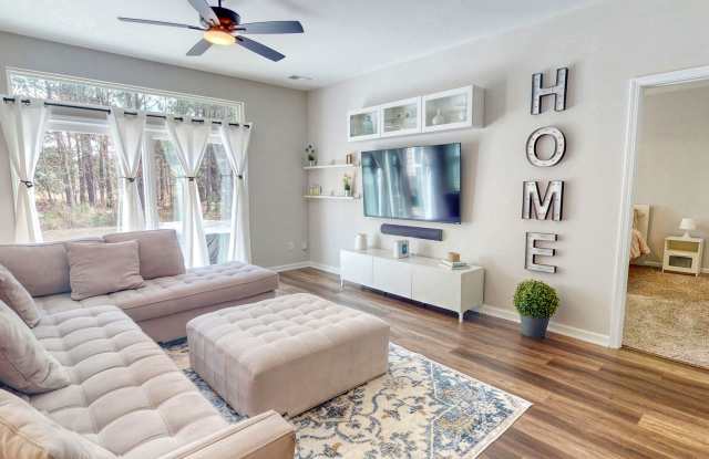 Spacious 4 bed, 2 bath Home with Neighborhood Amenities! Gallery 4