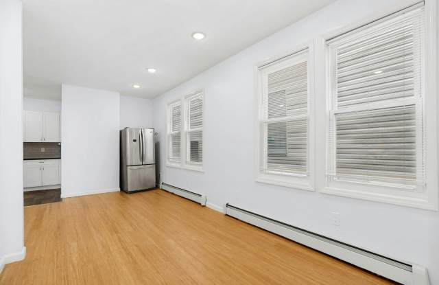 344 DANFORTH AVE Gallery 2