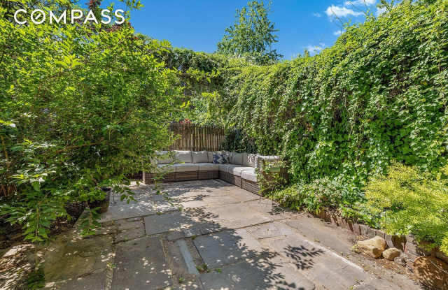 304 Lafayette Avenue photos photos