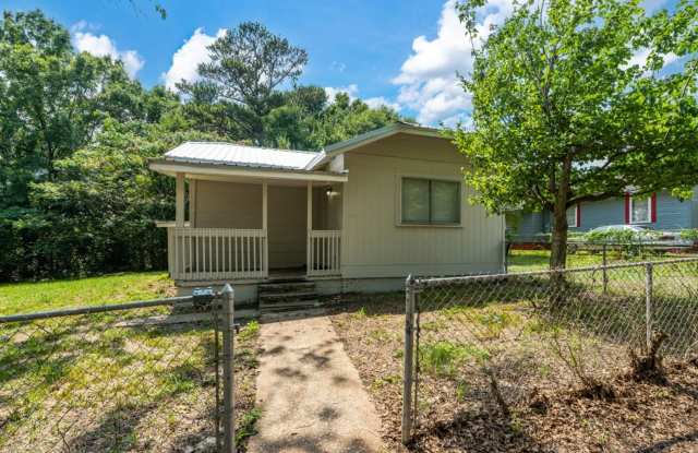 Beautifully Renovated Docena Home – Pet Friendly  Move-In Ready! photos photos