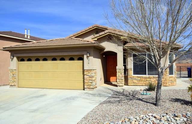 Amazing 3 Bedroom Home Near KAFB! photos photos
