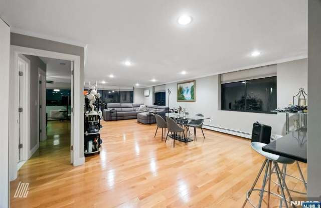 18 Massa Lane B4 - 18 Massa Lane, Edgewater, NJ 07020