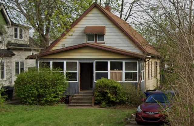 Single Family Home 2 beds 1 bath Available Now! Gallery 1