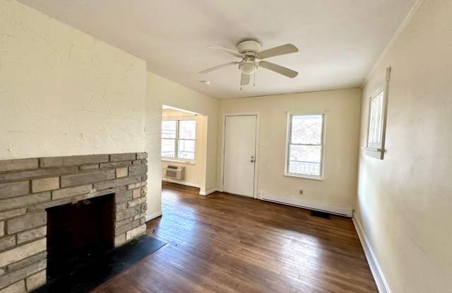 2 Bed 1 Bath home in Beechview - Close to Downtown, Public Transit - Available NOW Gallery 4