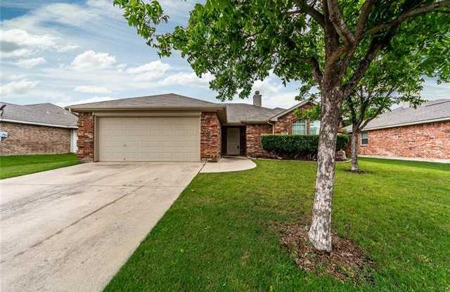 300 Mckamy Boulevard - 300 Mckamy Boulevard, Denton, TX 76207