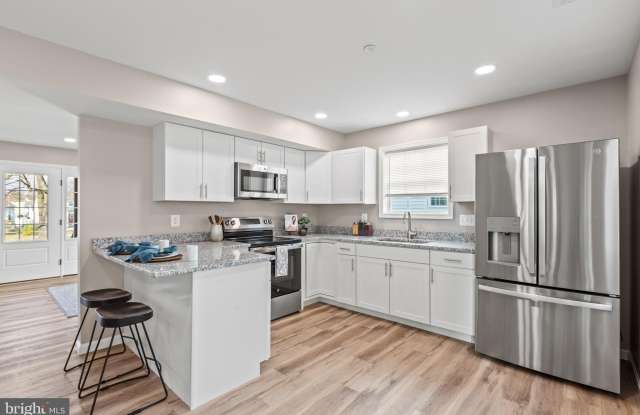 22802 LAWRENCE AVE photos photos