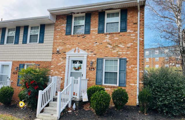 2 Bedroom, 1.5 Bath Townhouse photos photos